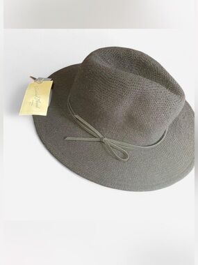 UT Black Wide-Brim Fedora with Slim Bow